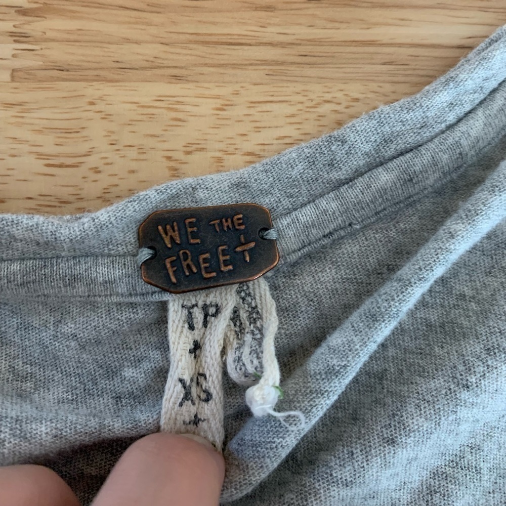 Free People Gray Short Sleeve Tee With Embroidered detail size XS - Picture 9 of 13